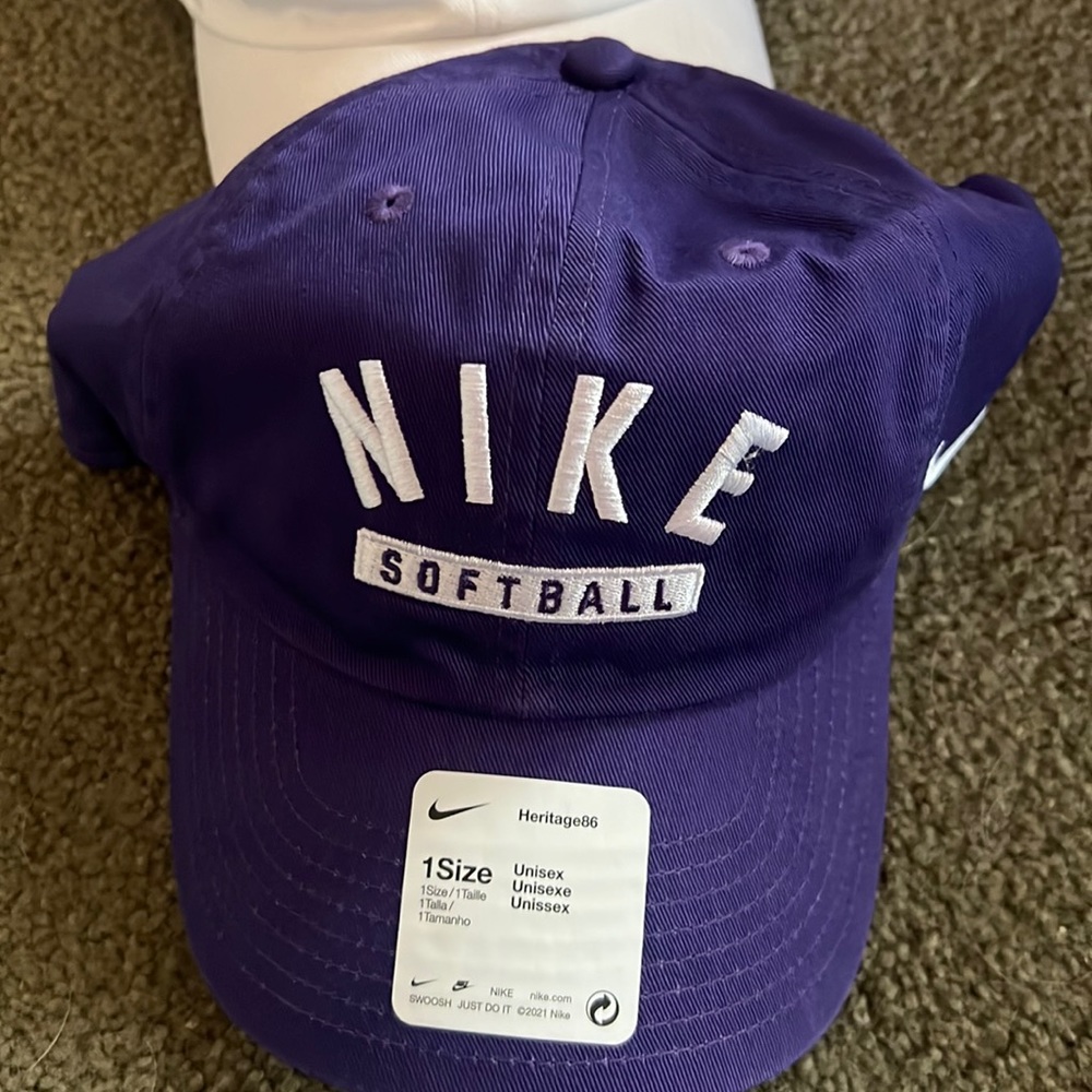 NIKE SOFTBALL UNISEX HAT - Purple NEW with tags